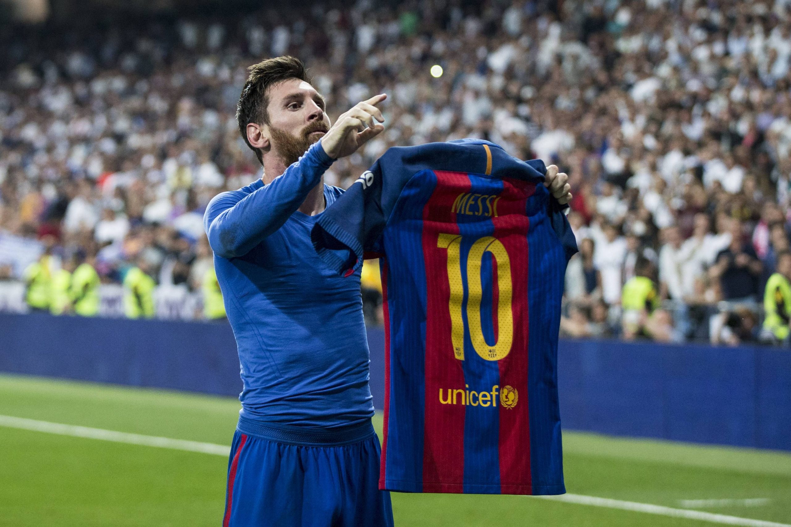 lionel messi's el classico shirt pull celebration